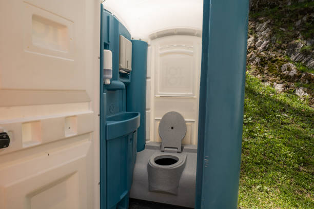 Best Luxury portable toilet rental  in Mitchell, SD